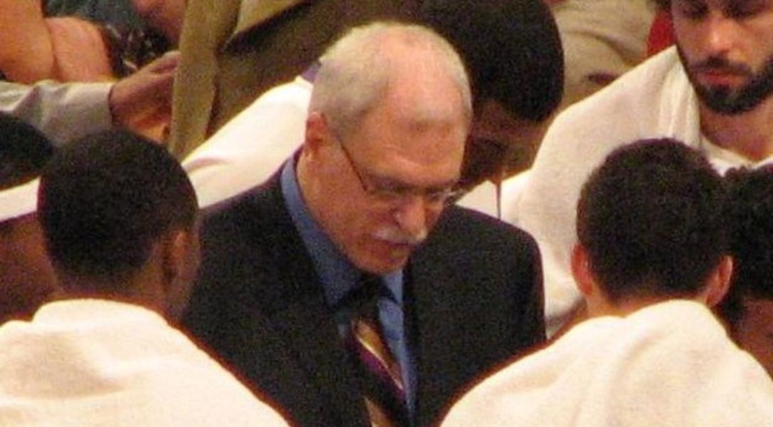 Chicago Bulls coaching legend Phil Jackson just gave NBA officials a ...